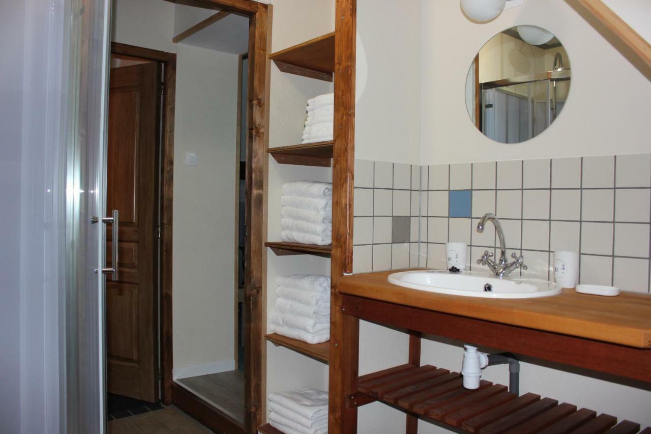 Maison Le Barrage Saint-Gervais-dʼAuvergne Eksteriør billede